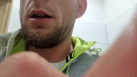 Snapshot of wildmike93 chatting on May 23, 8:46 pm wildmike93 online show from May 23, 8:46 pm