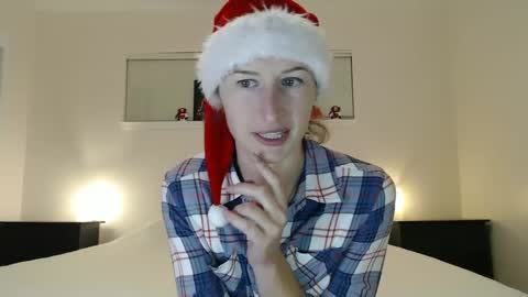 WildRose L - check my Pinned tweet if you dont see me online within 5 minutes after Ive sent email notifications online show from December 30, 3:25 am