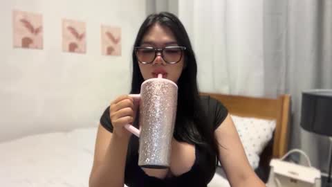 Snapshot of wildsavagelucy chatting on March 26, 3:01 am Ms Lucy online show from March 26, 3:01 am