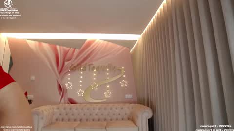 Lili online show from December 15, 8:13 pm