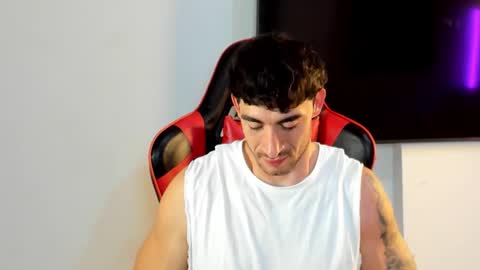 Snapshot of will_ferrari300 chatting on February 13, 8:43 am will_ferrari300 online show from February 13, 8:43 am