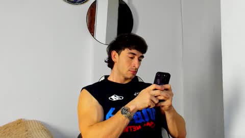 Snapshot of will_ferrari300 chatting on February 27, 8:25 am will_ferrari300 online show from February 27, 8:25 am