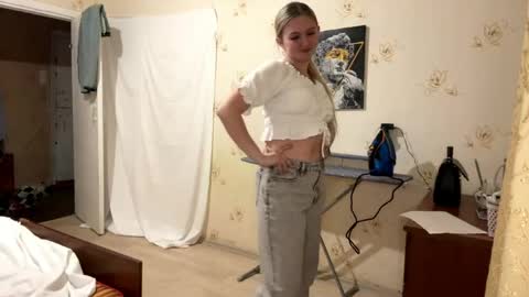 Snapshot of willettealfiero chatting on March 24, 3:39 pm Sophia online show from March 24, 3:39 pm