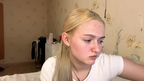 Snapshot of willettealfiero chatting on April 5, 4:37 pm Sophia online show from April 5, 4:37 pm