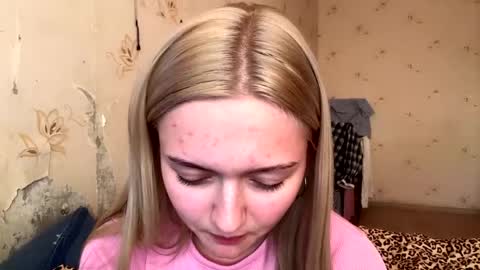 Snapshot of willettealfiero chatting on April 16, 2:18 pm Sophia online show from April 16, 2:18 pm