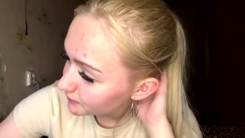 Snapshot of willettealfiero chatting on April 20, 3:26 pm Sophia online show from April 20, 3:26 pm
