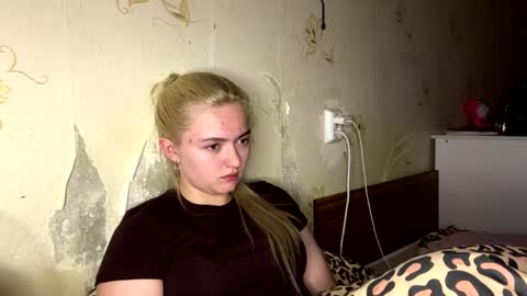Snapshot of willettealfiero chatting on April 24, 1:19 am Sophia online show from April 24, 1:19 am