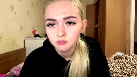 Snapshot of willettealfiero chatting on April 24, 4:42 pm Sophia online show from April 24, 4:42 pm
