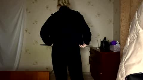 Snapshot of willettealfiero chatting on April 28, 3:50 pm Sophia online show from April 28, 3:50 pm