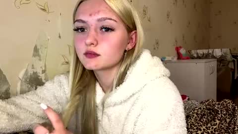 Snapshot of willettealfiero chatting on April 29, 5:30 pm Sophia online show from April 29, 5:30 pm