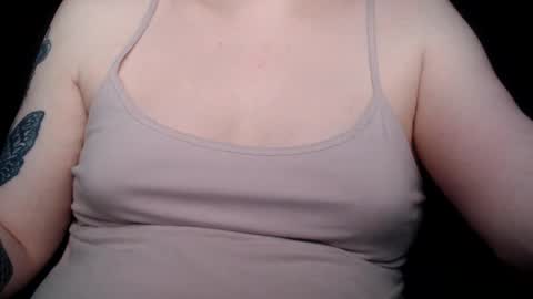 Snapshot of willh8967 chatting on May 30, 3:03 am LunaSweet online show from May 30, 3:03 am