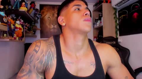 Snapshot of william_dracko9 chatting on May 2, 2:49 am Dracko online show from May 2, 2:49 am