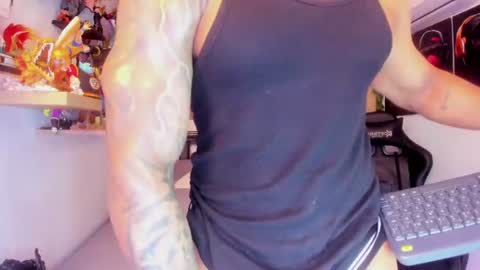 Snapshot of william_dracko9 chatting on June 10, 5:56 pm Dracko online show from June 10, 5:56 pm