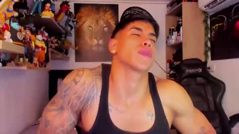 Snapshot of william_dracko9 chatting on June 26, 8:02 pm Dracko online show from June 26, 8:02 pm