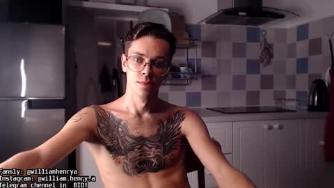 Snapshot of william_henry_a chatting on September 23, 12:19 pm William online show from September 23, 12:19 pm