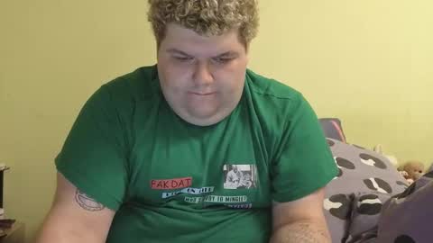 Snapshot of william_incredible chatting on December 1, 11:32 pm Willy online show from December 1, 11:32 pm