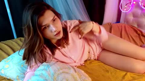 Snapshot of wilmajonson chatting on March 3, 7:03 am Vicki3 online show from March 3, 7:03 am