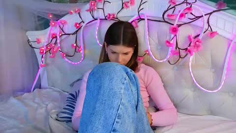 Snapshot of wilmajonson chatting on March 13, 7:15 am Vicki3 online show from March 13, 7:15 am