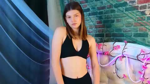 Snapshot of wilmajonson chatting on March 20, 7:24 am Vicki3 online show from March 20, 7:24 am