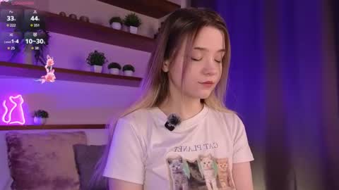 Snapshot of wilonebute chatting on July 5, 2:57 pm Mary online show from July 5, 2:57 pm
