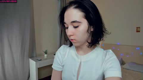 Snapshot of wine_on_lips chatting on January 12, 7:11 am Amalia and Mia online show from January 12, 7:11 am