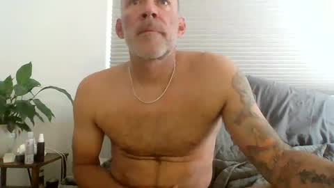 wingnutt765733 online show from March 4, 11:11 pm