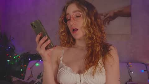 Your little D online show from March 4, 8:49 pm