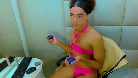 WinnyBarness online show from October 25, 2:08 am