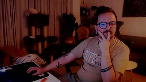 cream36 online show from January 24, 9:05 pm