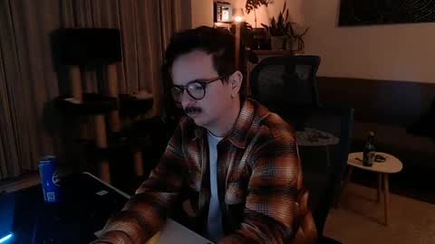 cream36 online show from February 17, 6:15 pm