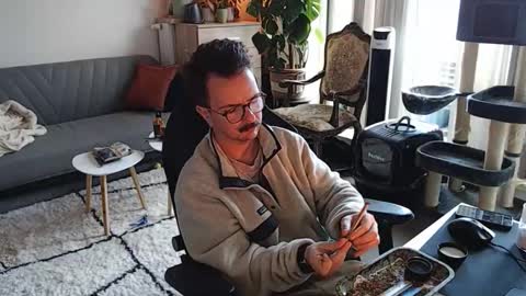 cream36 online show from November 24, 8:03 am