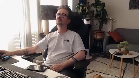 cream36 online show from April 25, 5:21 pm