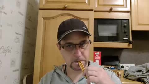 Snapshot of wirzwei8883 chatting on December 2, 4:42 pm Dirty online show from December 2, 4:42 pm