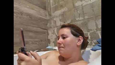 Snapshot of wisteriaqueen chatting on September 22, 4:42 pm Wisteria online show from September 22, 4:42 pm