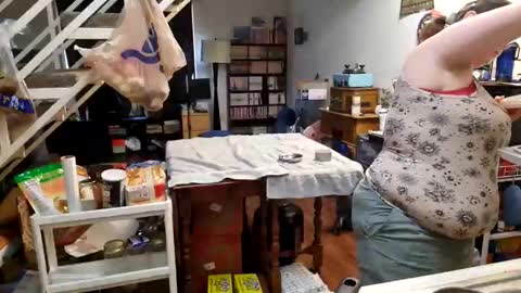 Snapshot of wisteriaqueen chatting on May 18, 4:35 pm Wisteria online show from May 18, 4:35 pm
