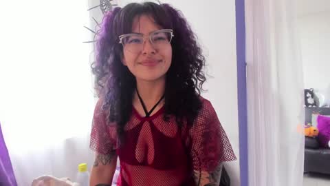 Snapshot of witchofhearts chatting on January 7, 7:49 pm Luna Violeta A r t i s t online show from January 7, 7:49 pm