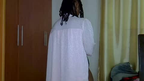 girlie o online show from March 10, 1:21 pm