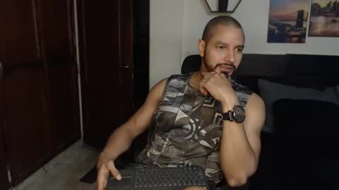 Snapshot of wncmodels chatting on January 8, 3:19 am Magnus Dark independent model online show from January 8, 3:19 am