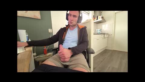 wnhz27 online show from September 10, 1:55 pm