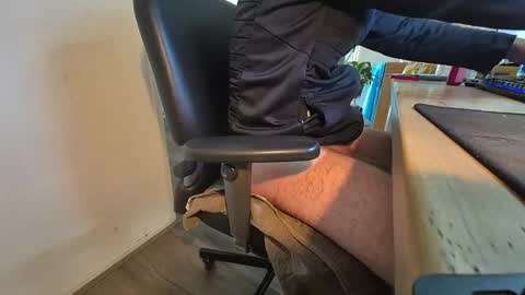 wnhz27 online show from September 25, 9:13 am