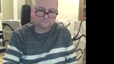 Snapshot of wobble444 chatting on February 20, 1:03 am wobble444 online show from February 20, 1:03 am