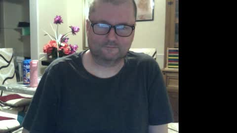 Snapshot of wobble444 chatting on October 12, 12:31 am wobble444 online show from October 12, 12:31 am