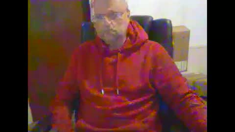 Snapshot of wobble444 chatting on November 4, 10:25 am wobble444 online show from November 4, 10:25 am