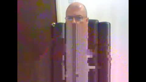 Snapshot of wobble444 chatting on November 17, 1:50 pm wobble444 online show from November 17, 1:50 pm