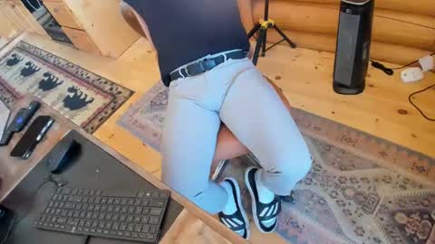 Snapshot of wobbleon chatting on February 11, 7:38 pm Gobbleon online show from February 11, 7:38 pm