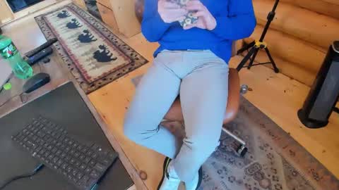 Snapshot of wobbleon chatting on March 10, 8:23 pm Gobbleon online show from March 10, 8:23 pm