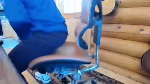 Snapshot of wobbleon chatting on February 8, 7:17 pm Gobbleon online show from February 8, 7:17 pm