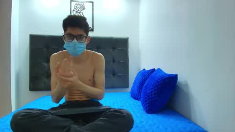 Snapshot of wolfan_sky chatting on January 21, 11:13 am W O L F online show from January 21, 11:13 am