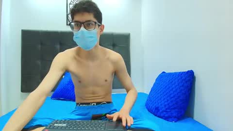 Snapshot of wolfan_sky chatting on January 22, 2:35 pm W O L F online show from January 22, 2:35 pm