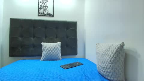 Snapshot of wolfan_sky chatting on January 28, 5:24 pm W O L F online show from January 28, 5:24 pm